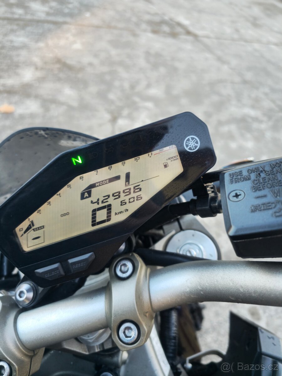 Yamaha mt09 - 6
