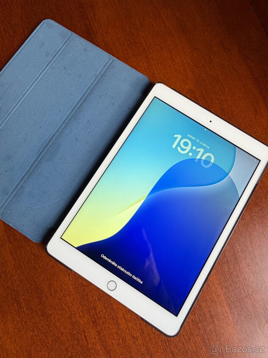 Apple iPad 8 - 6