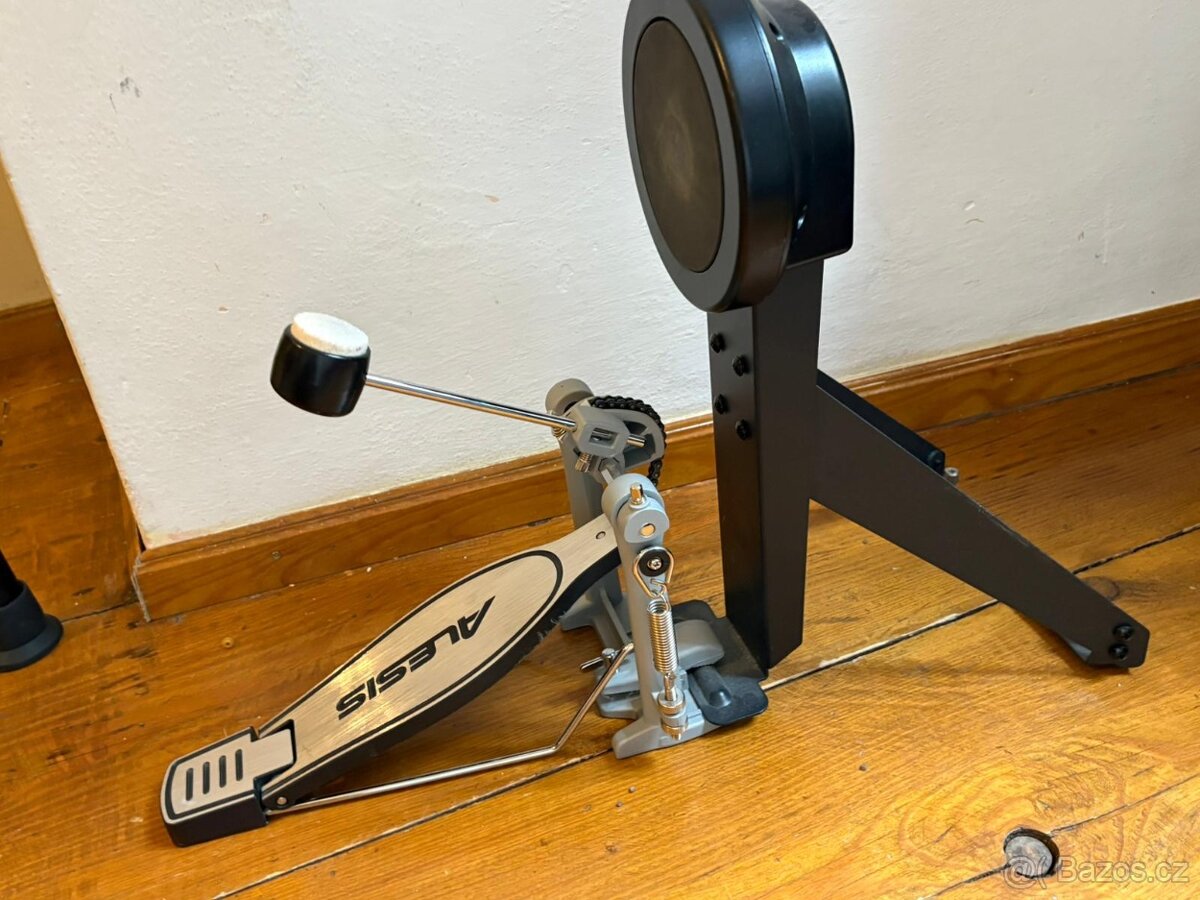 Alesis Nitro Mesh Kit Bundle+Milenium DM-30 E-Drum Monitor - 6