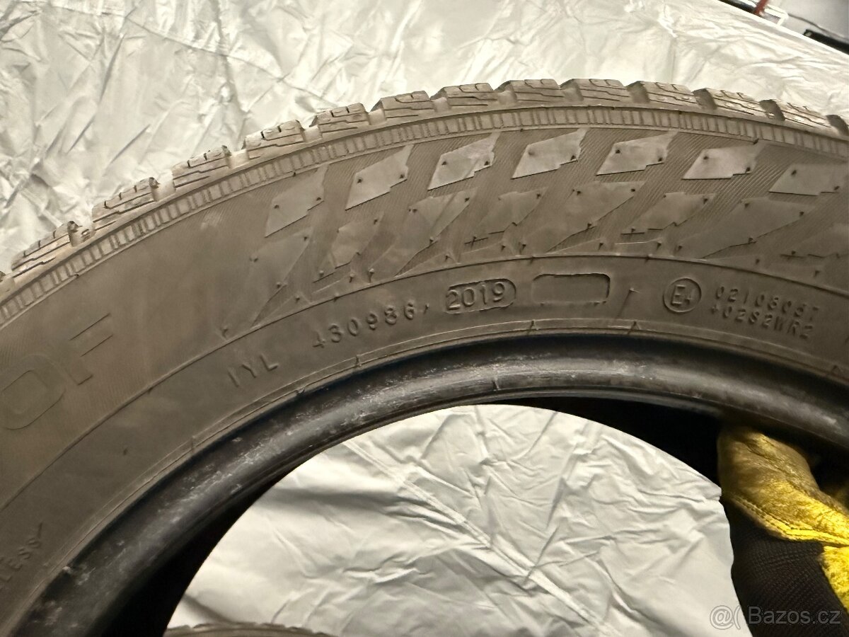 prodám zimní 205/60/16 Nokian - 6