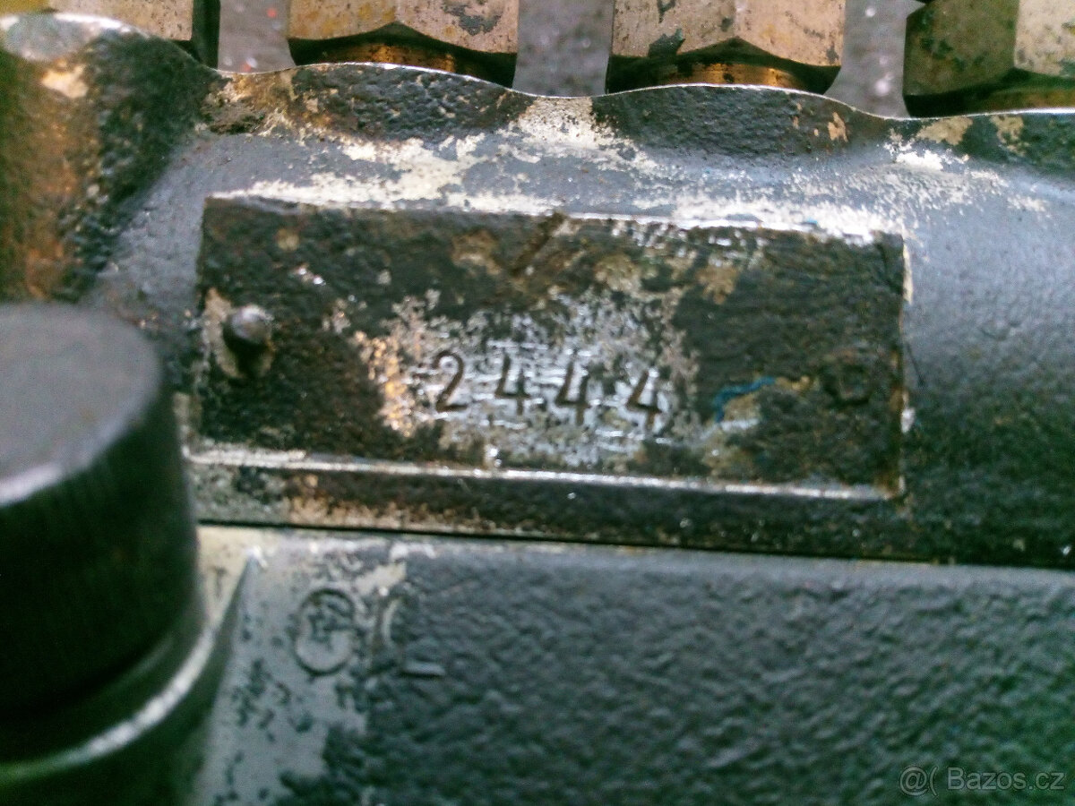 vstřikovací čerpadlo 2444 na Zetor 6911- 7045 - 6