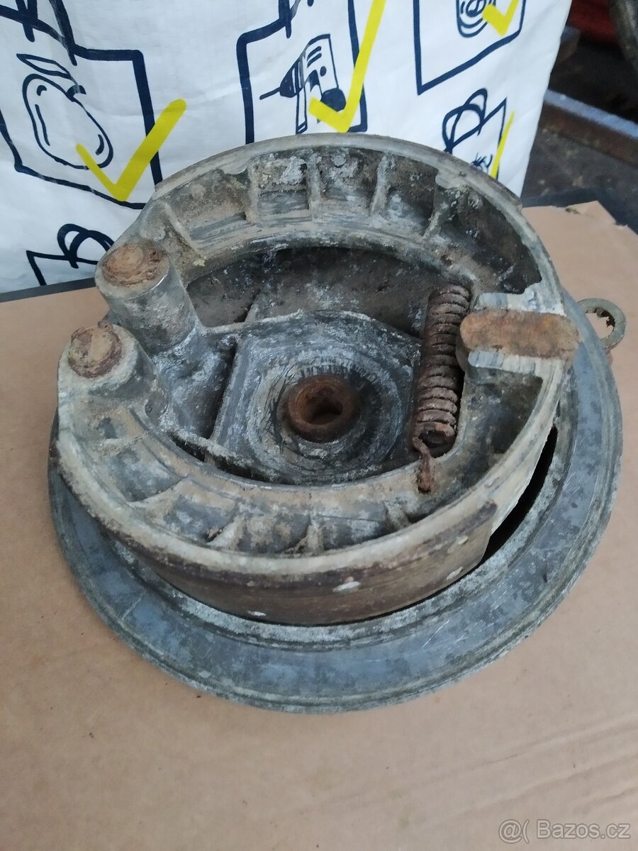 Brzdový Štít Kola Jawa/ČZ 125/351 150/352 - 6