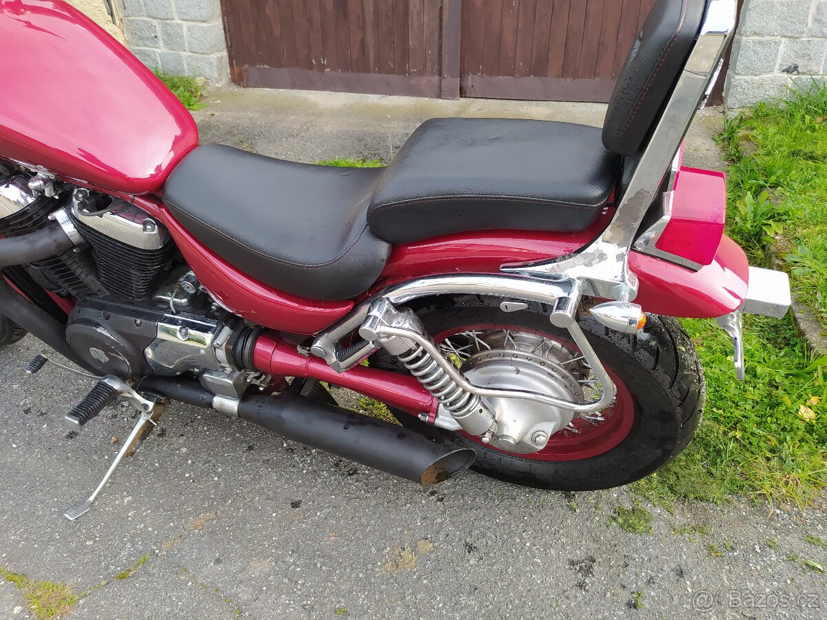 Suzuki VS 800 Intruder - 6