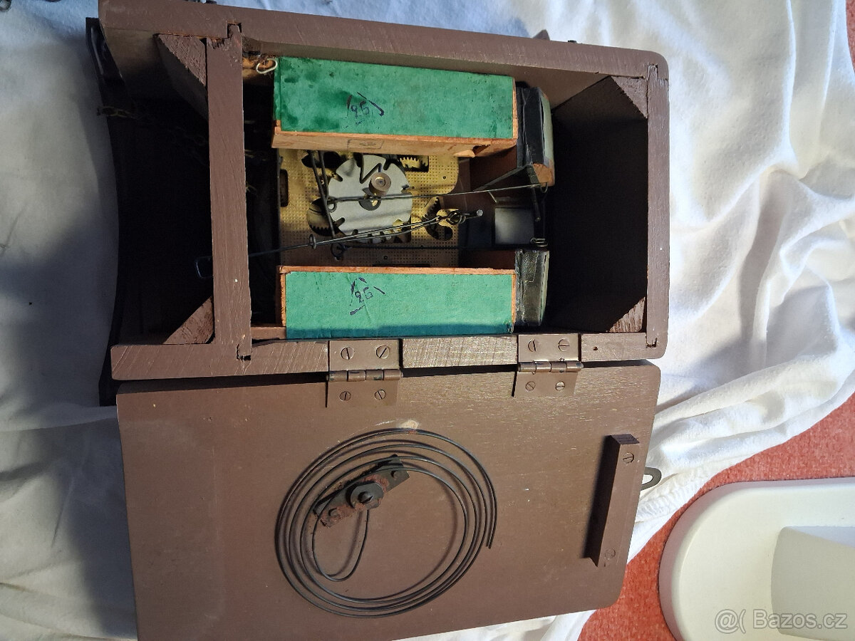 Prodám nekompletní kukačky CCCP - 6