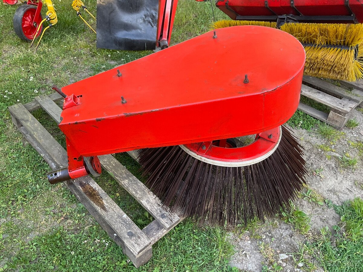 Prodám zametací kartáč TERA VARI - 6