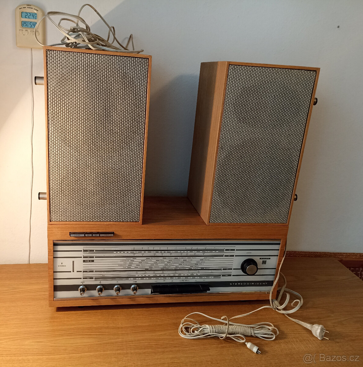 Staré retro rádio Tesla Stereodirigent 538A + reproduktory - 6