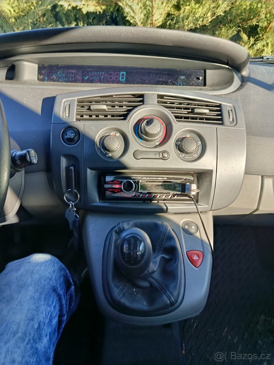 PRODÁM RENAULT SCENIC 1.4 benzin - 6