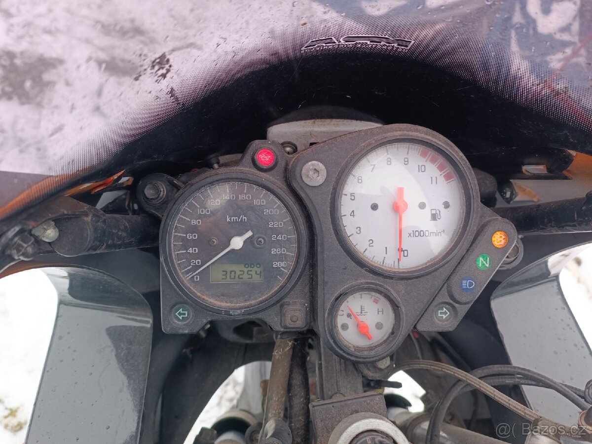 Prodám Honda VTR 1000F Repsol - 6