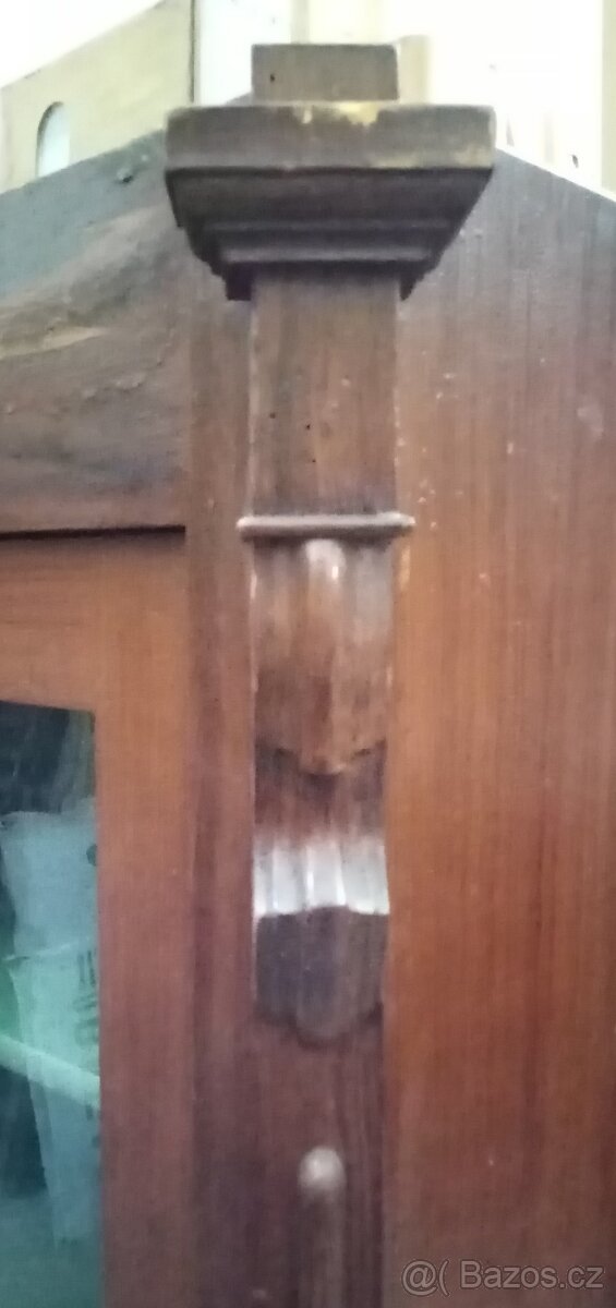 Skříňka prosklená - 6