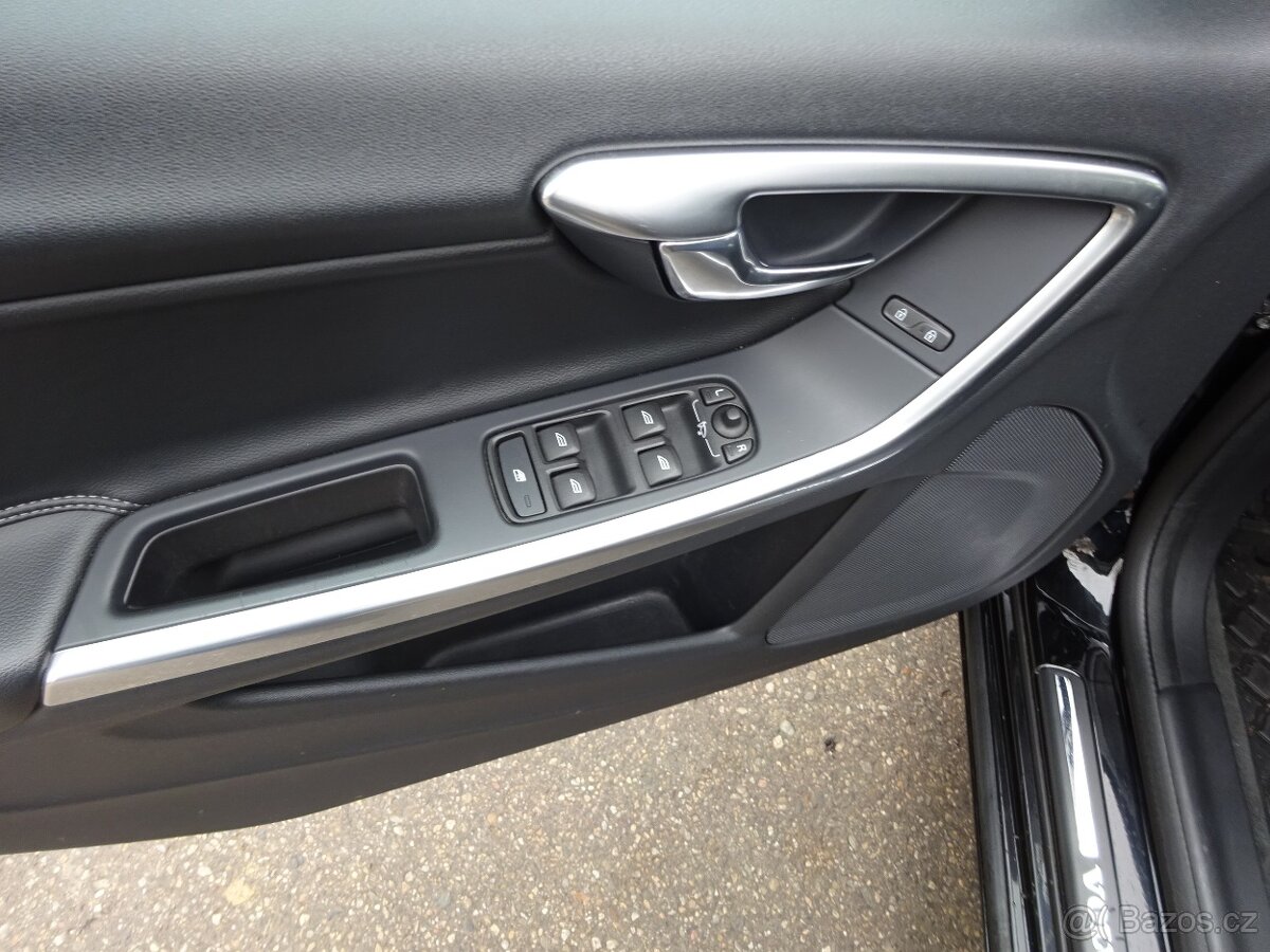 Volvo V60 2.0 D3 r.v.2016 (110 kw) servisní knížka - 6