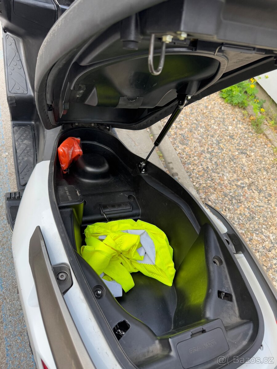 Kymco Downtown 300 ABS 2011 Nová STK 2029 - 6