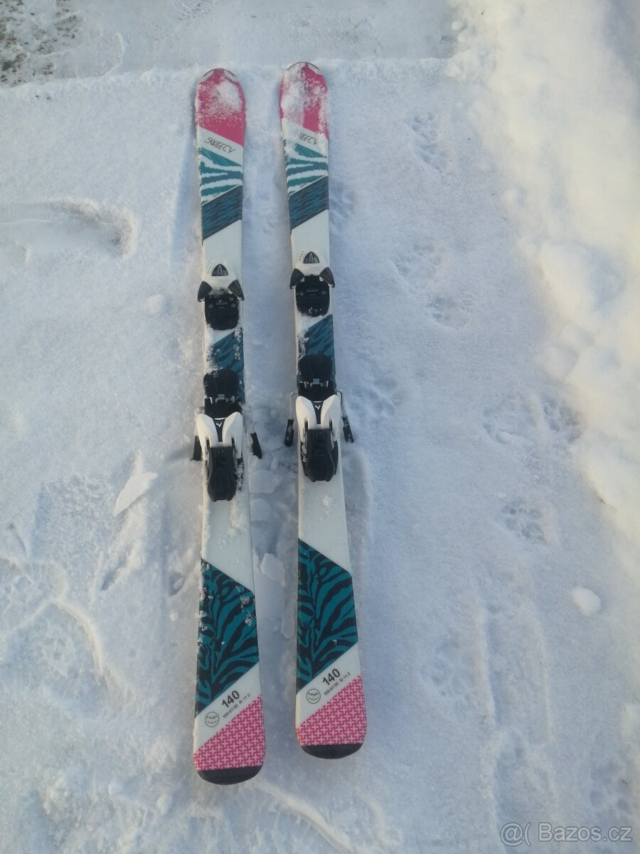 lyže 140 + lyžáky 24 - 6