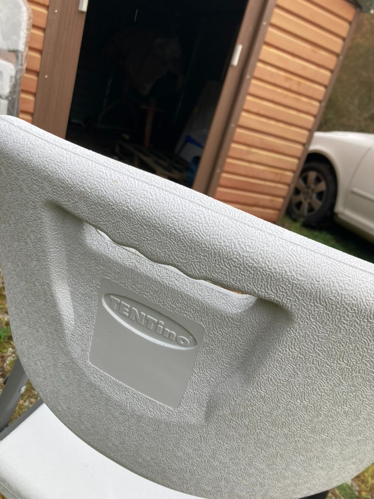 1 stůl a 2 židle - 6