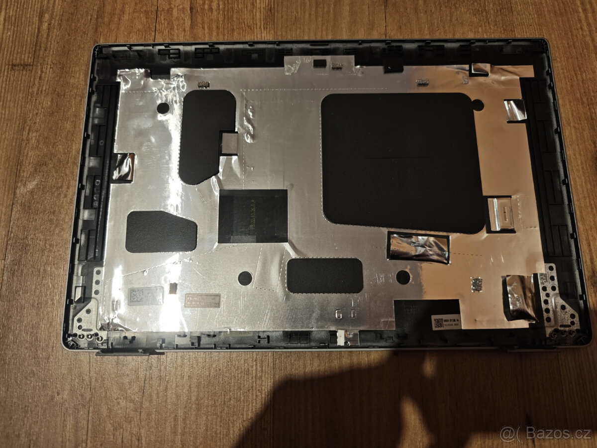 Dell Latitude 5530 Palmrest, Víko LCD displeje, Spodní kryt - 6