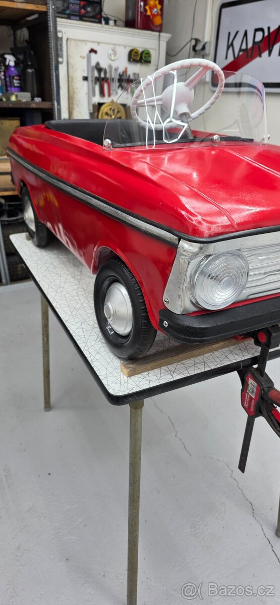 Šlapací autíčko moskvich - 6