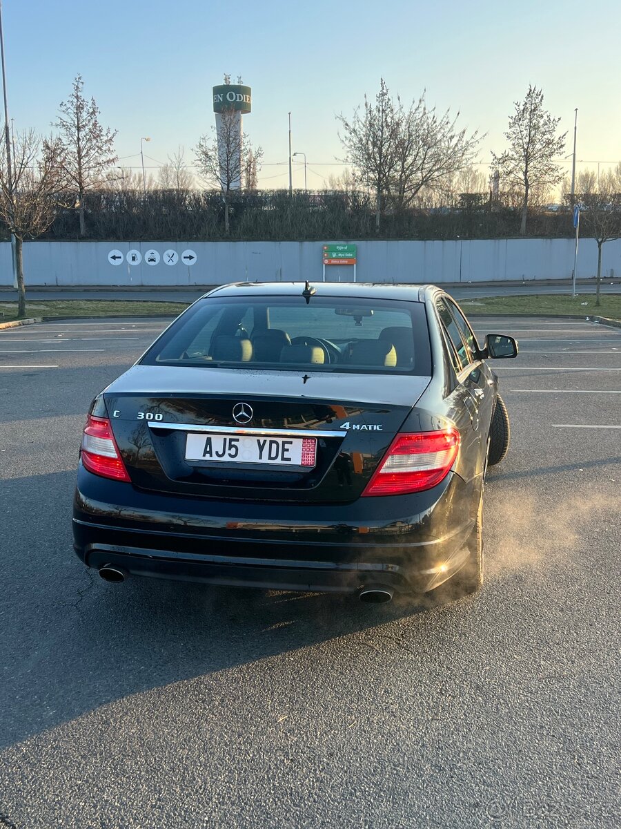Mercedes-Benz W204 C300 AMG - 6
