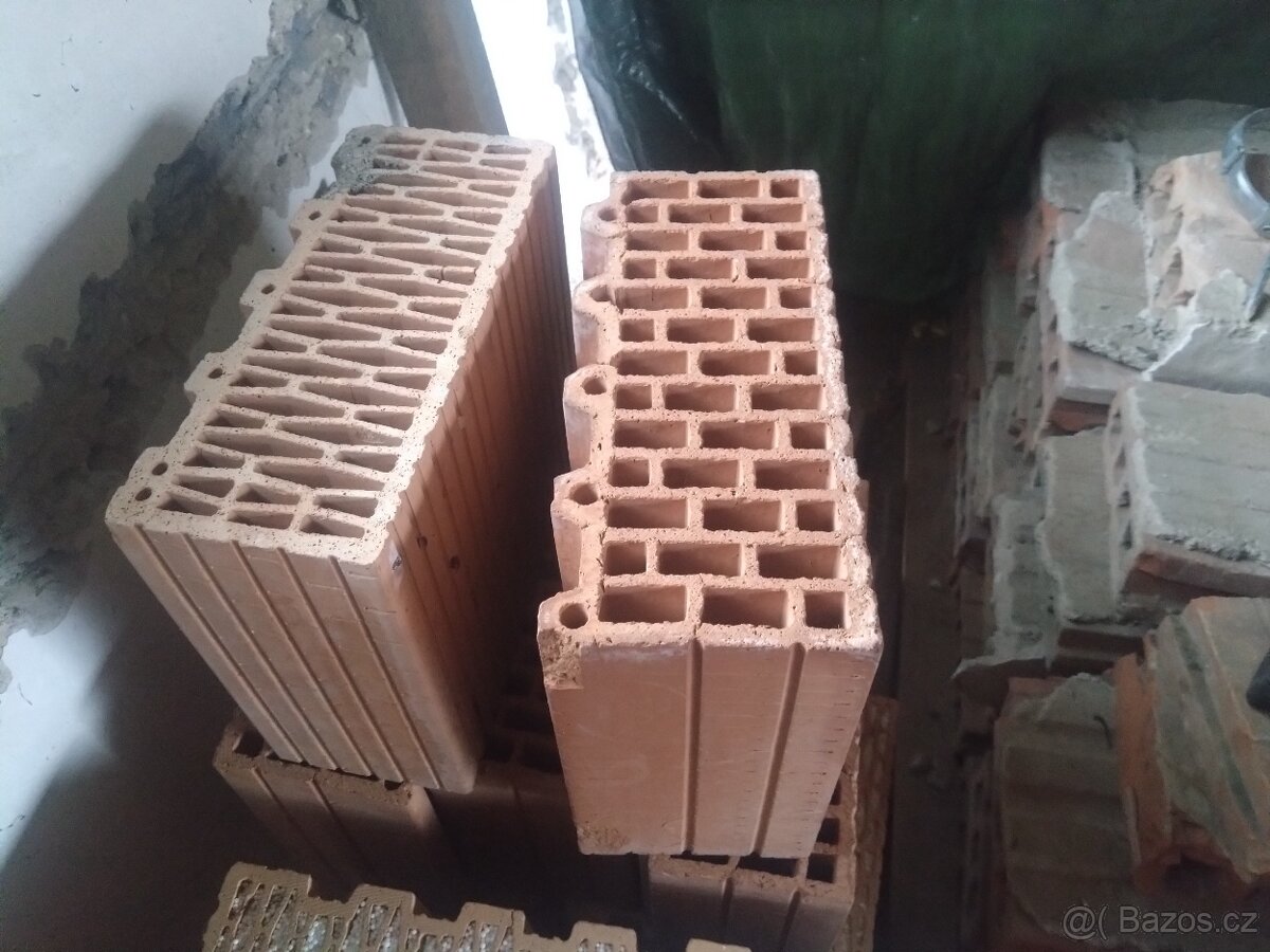 Cihly, zbytek ze stavby - 6