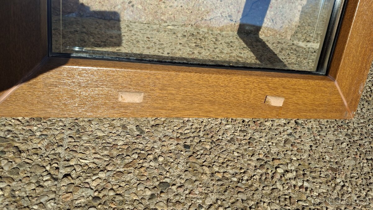 Prodám dvě fixní okna REHAU - 6