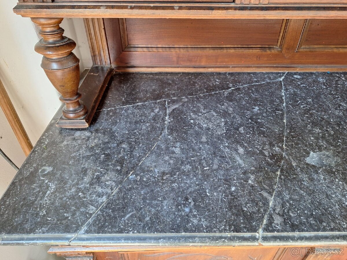 Starožitná komoda - 6