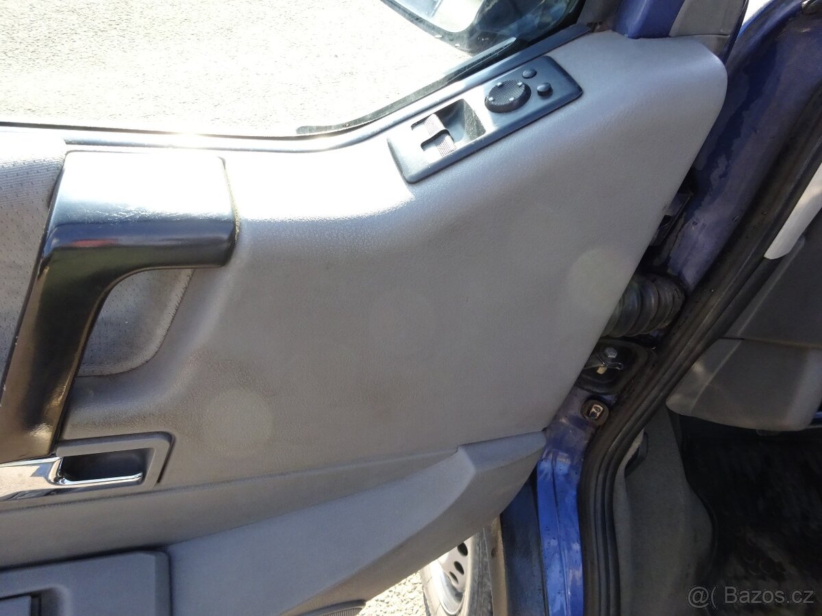 VW Multivan 2.5 TDI r.v.1997 (75 kw) závěs - 6