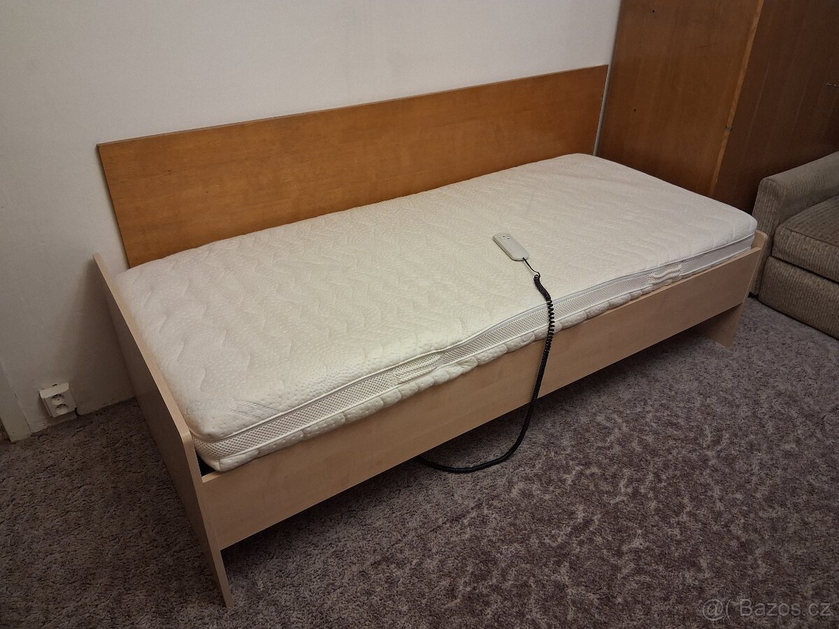 Polohovací postel - 2 elektromotory - zánovní - 6