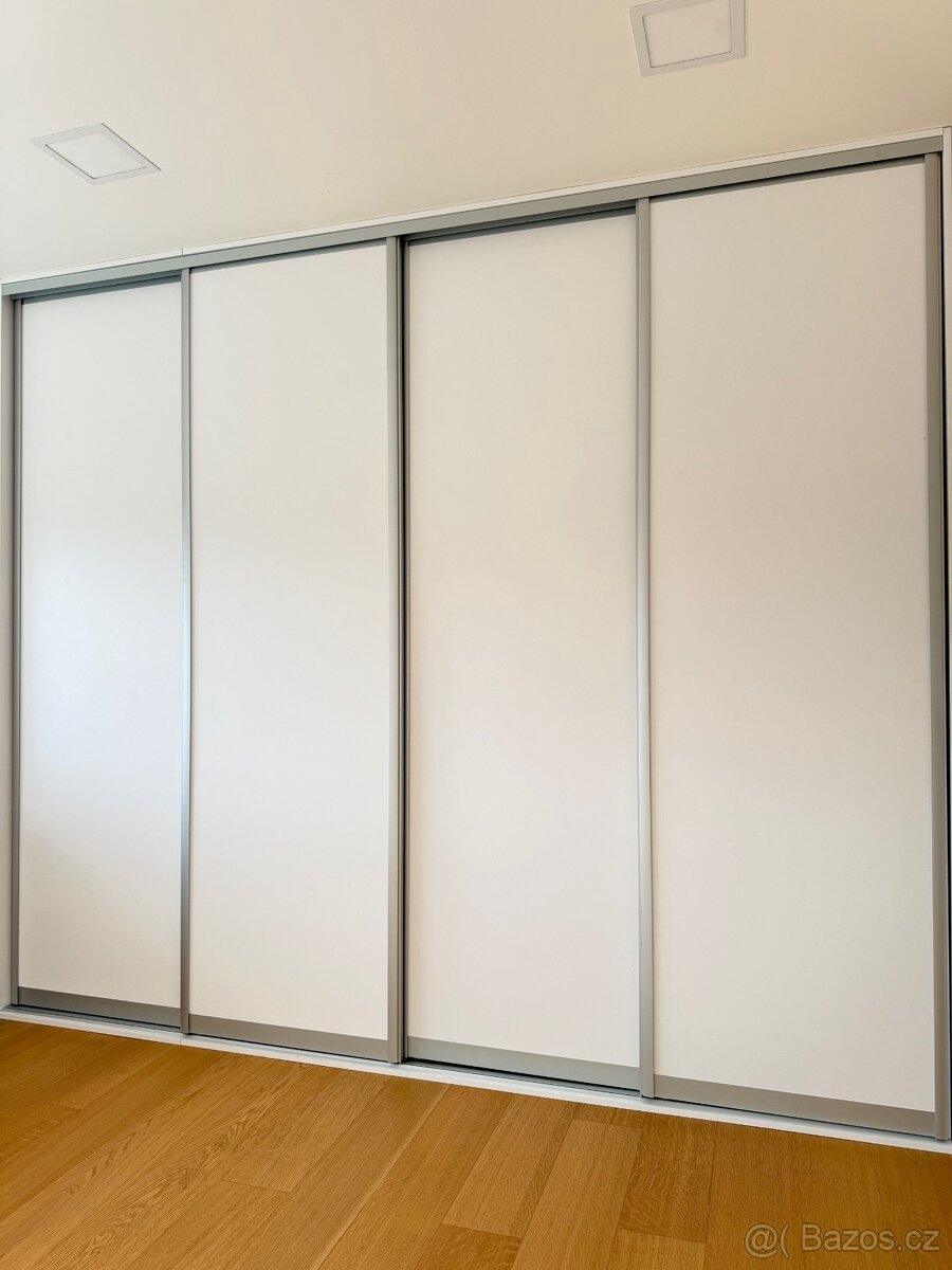 Prodávám 4x posuvné dveře a posuvný mechanizmus na šatní skř - 6
