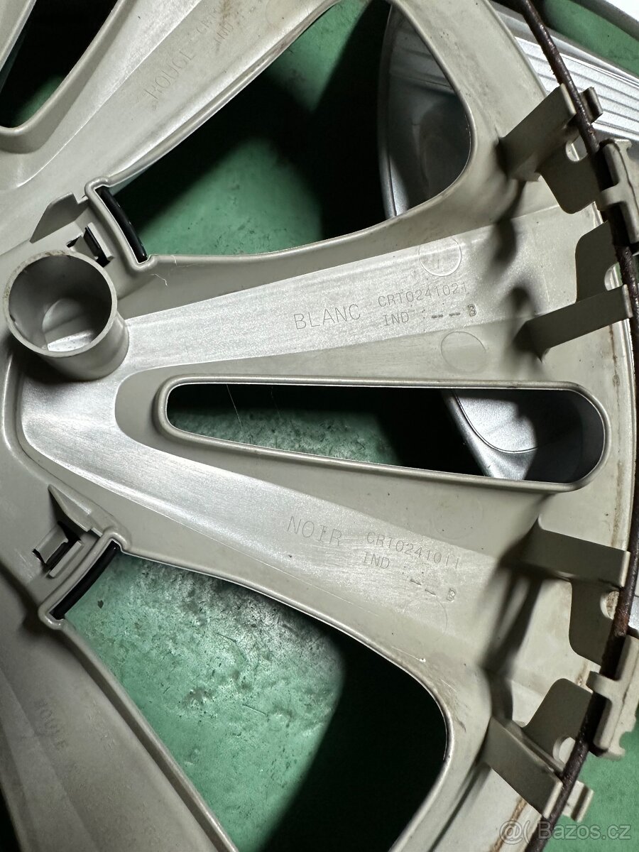 Prodám originální OEM poklice Citroën C3/C4 16" - 6