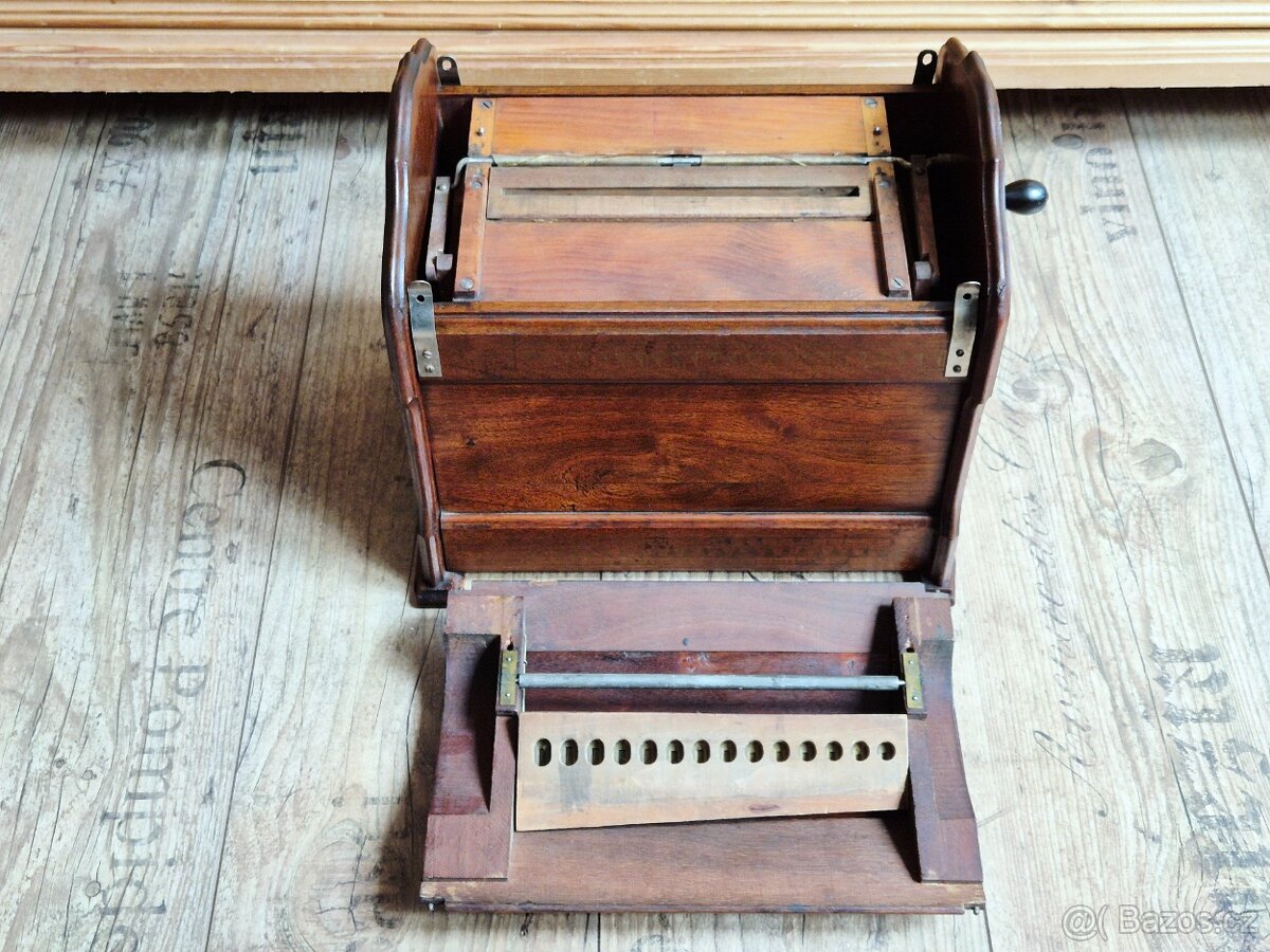 Starožitný hrací stroj, flašinet, The Mechanical Orguinette - 6