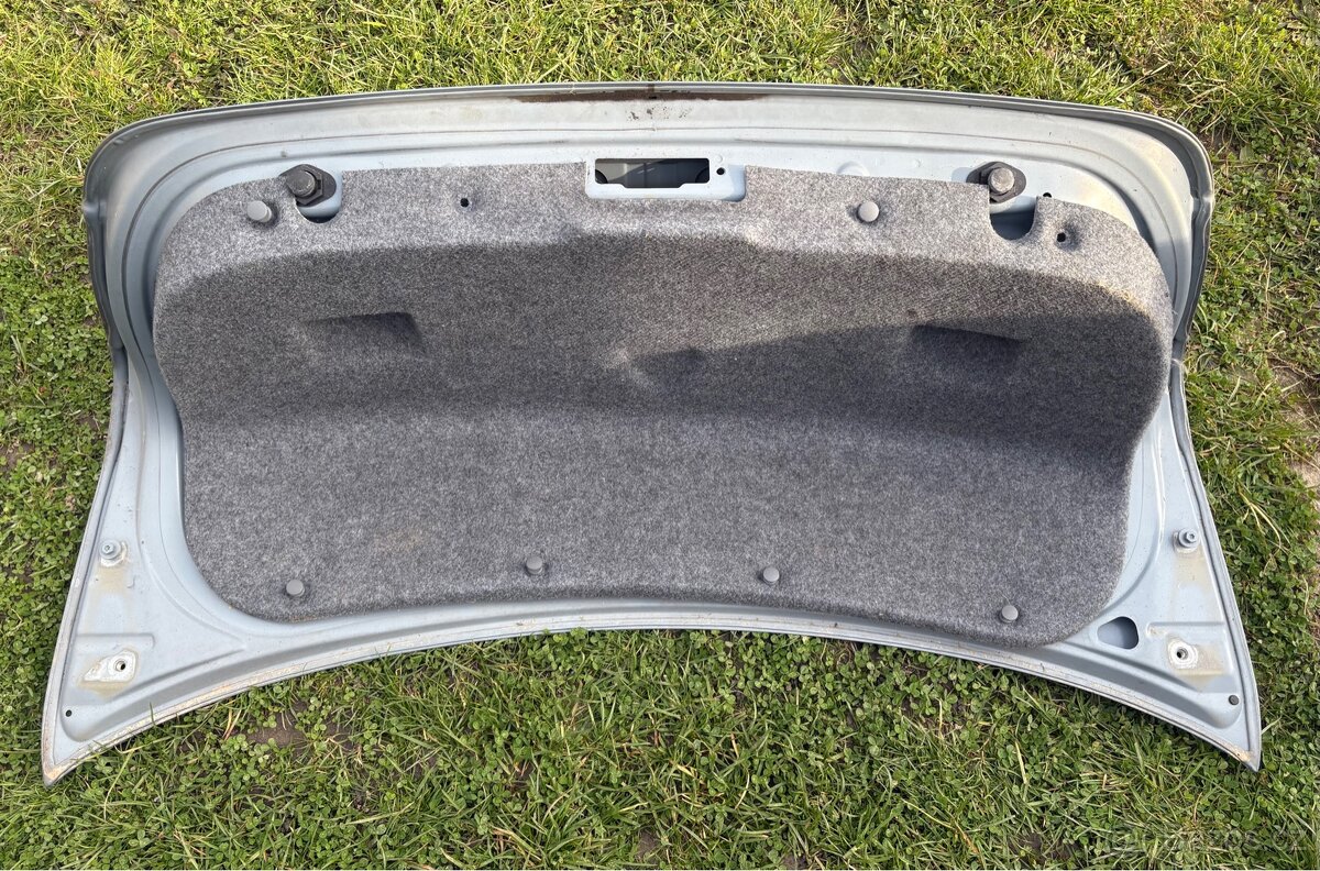 Páté dveře BMW E90 - 6