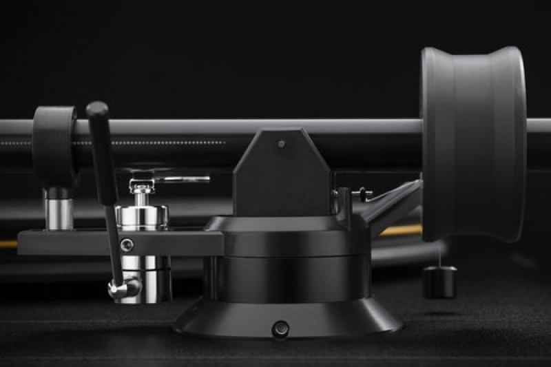 MoFi Electronics StudioDeck + Mofi StudioTracker - STUDIO - 6