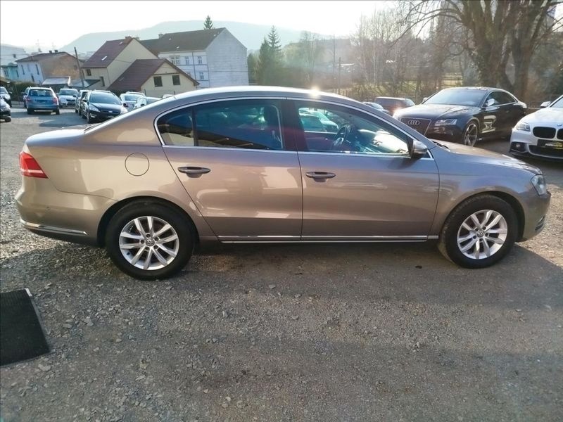 VW Passat LIMUZÍNA 1.4 TSi 90kW r.v. 12/2010, naj. 192.235km - 6