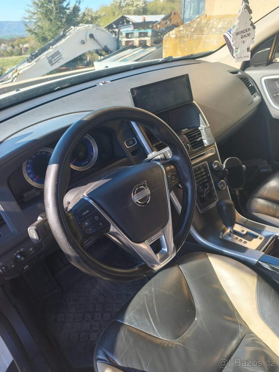 Volvo XC60 r design - 6