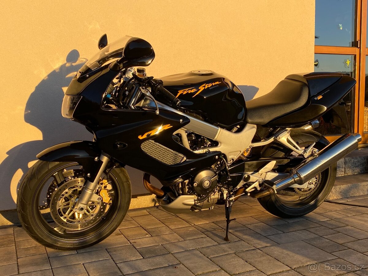 Hohda VTR 1000 F fire storm , super stav - 6