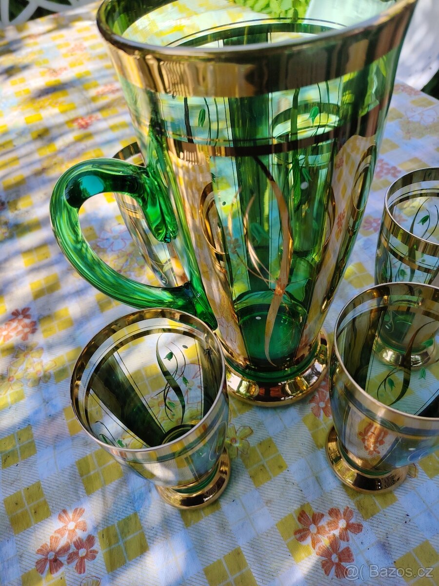 Zelený skleněný džbán a 5 skleniček - 6