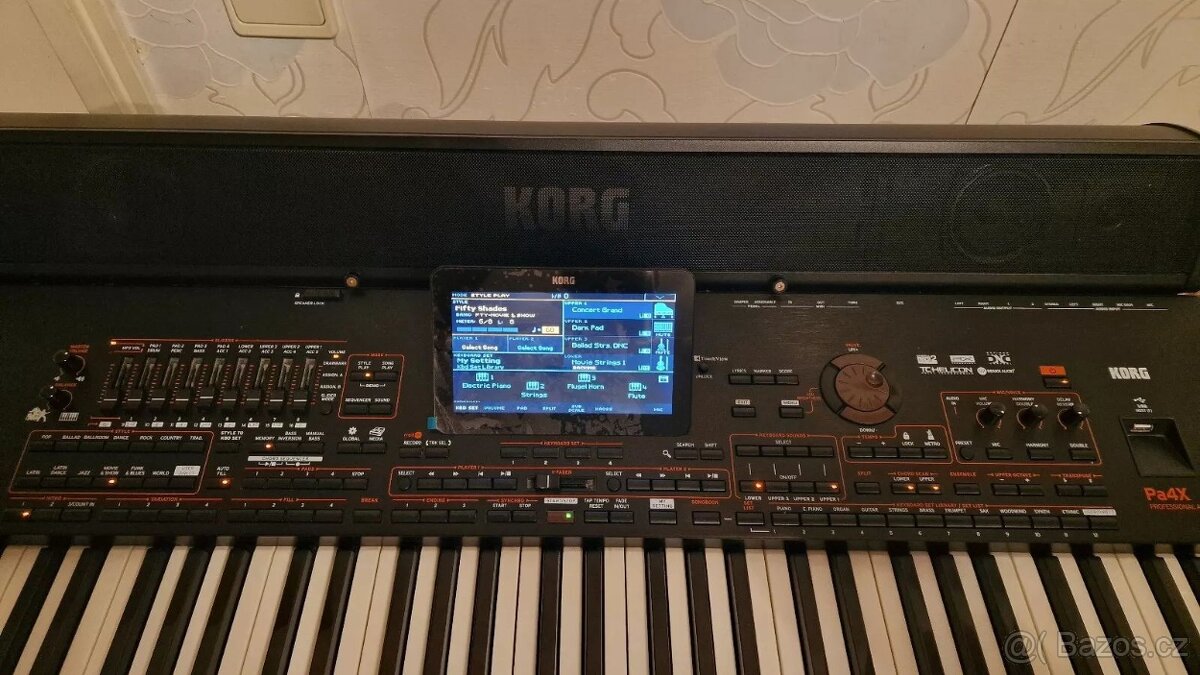 Korg PA4x 76 s reproduktorovým systémem - 6