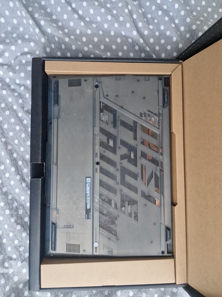 MSI Cyborg 15 A12VE-081CZ - herní notebook - 6