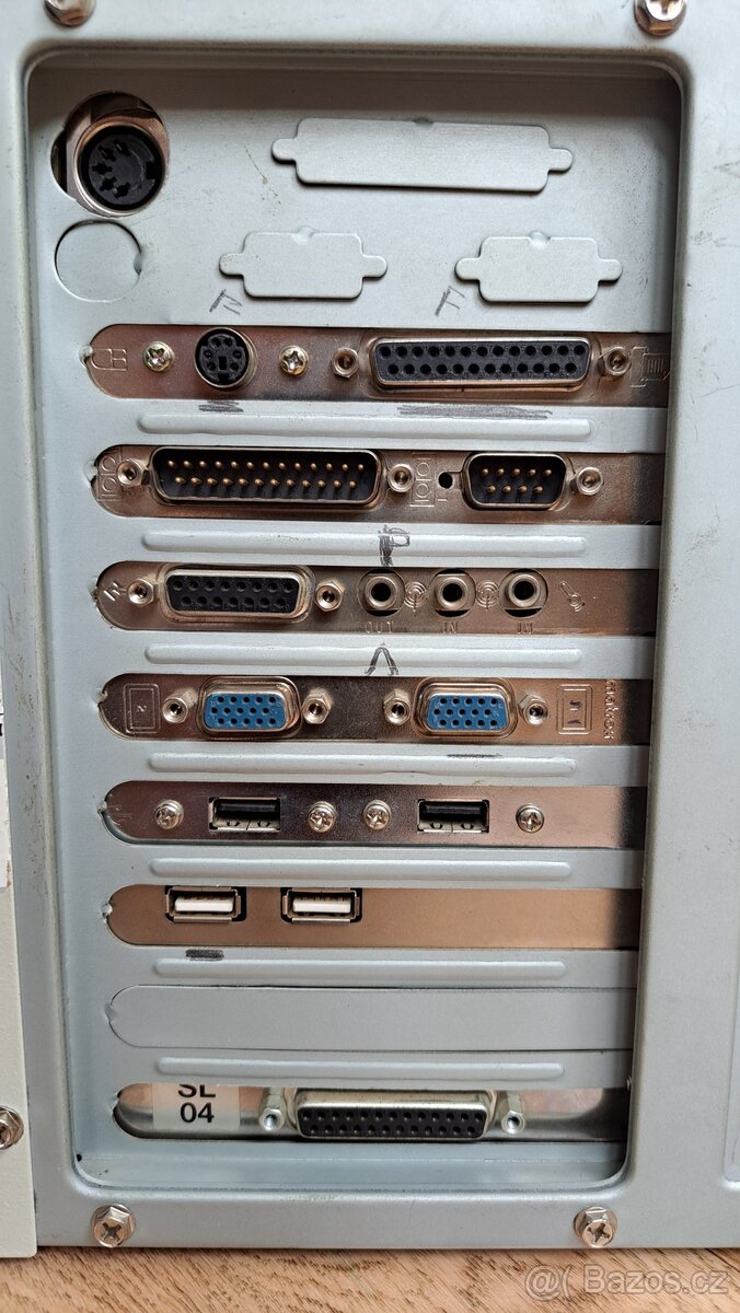 Historický počítač Intel Celeron - 366MHz, 320 MB RAM - 6