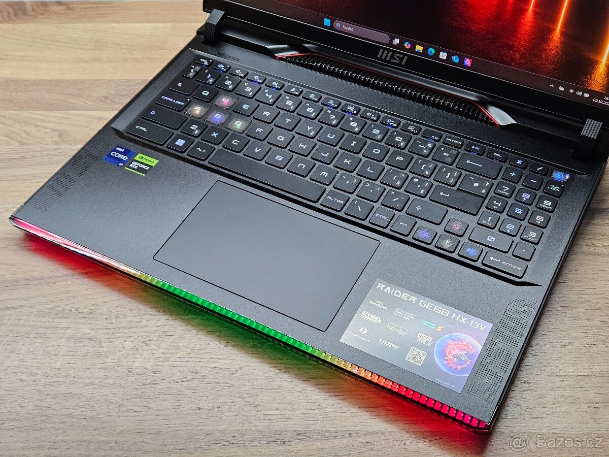 4K 16" UHD_MSI RAIDER GE68HX_i9-13950HX_32GB_RTX 4070 8GB - 6
