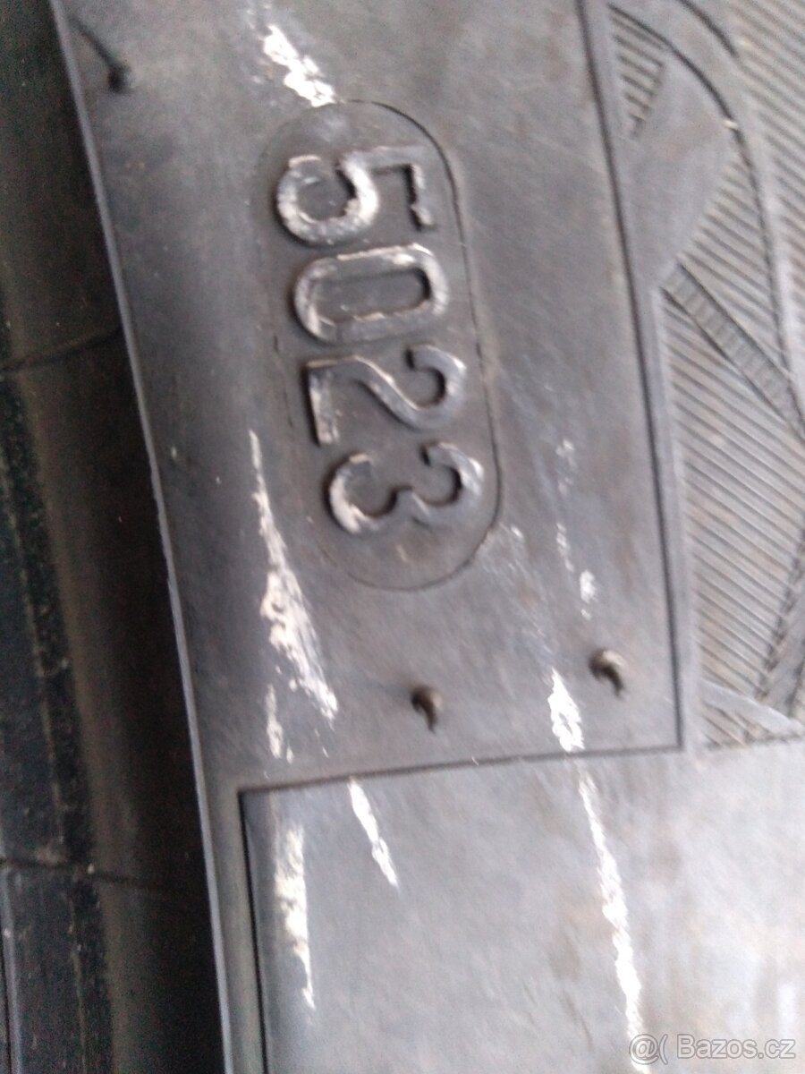 Prodám 2 letní gumy Continental 235/55 R18 DOT 5023 - 6