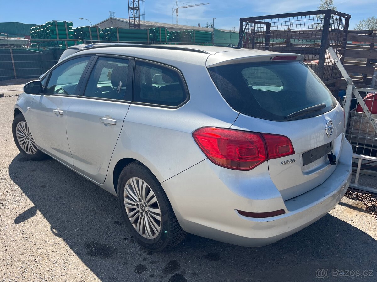 Opel Astra J - díly z vozu - 6