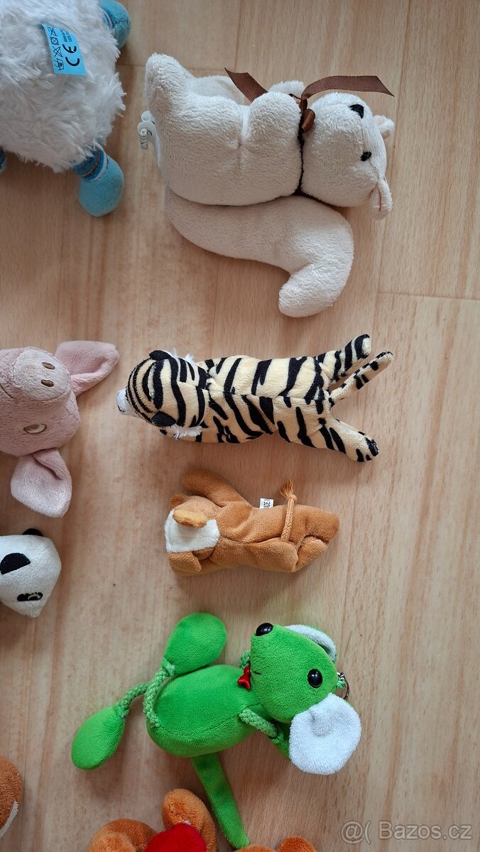 Set 16 ks plyšáků, cena celkem - 6