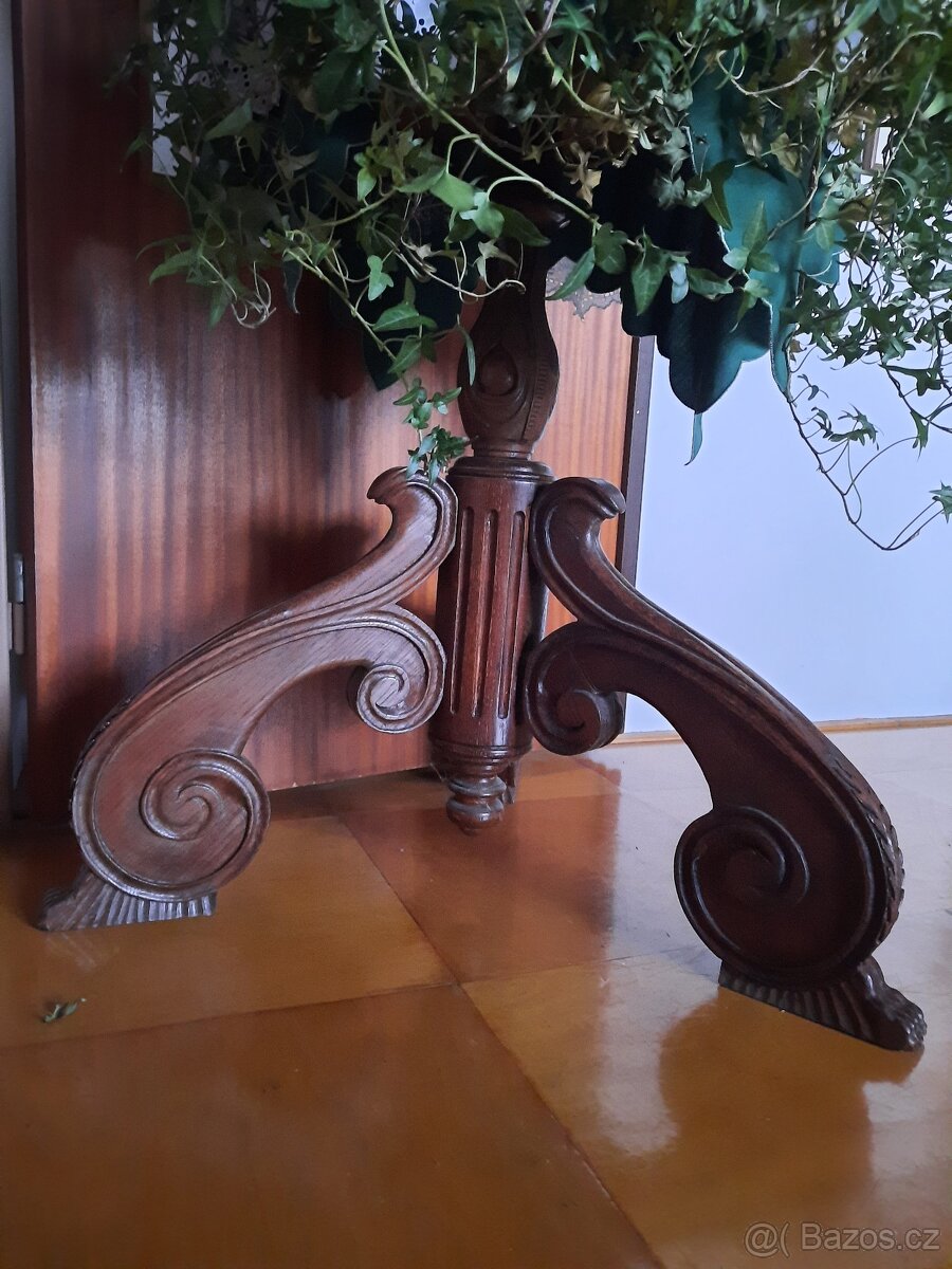 Dvě židle a stůl - 6