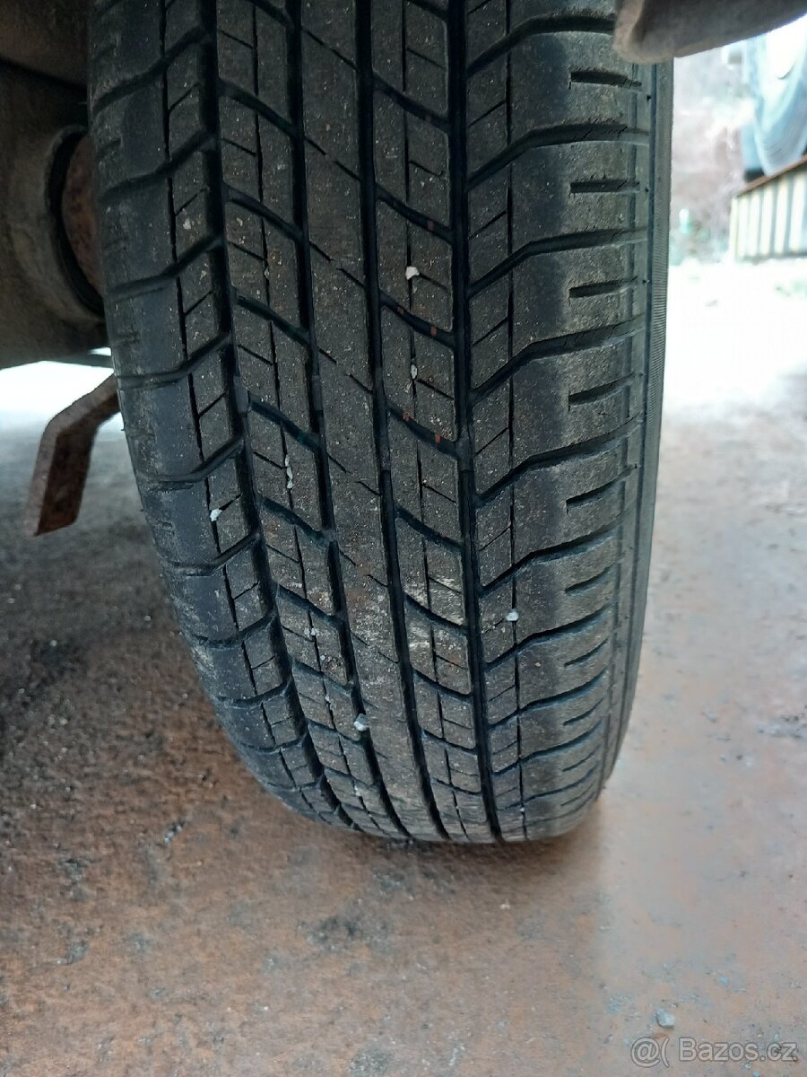 Prodám bržděný přívěs 2000kg - 6