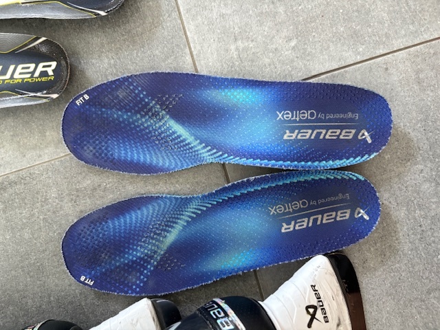 Prodám hokejové brusle Bauer Supreme Shadow SR - 6