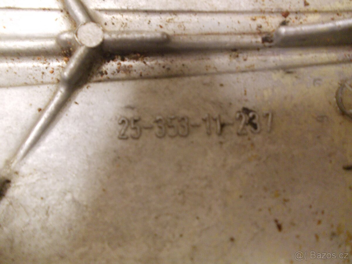 Víko spojky jawa 250 - 6