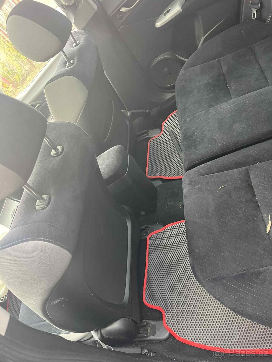 Honda Civic 8g UFO 2.2 icdti - 6