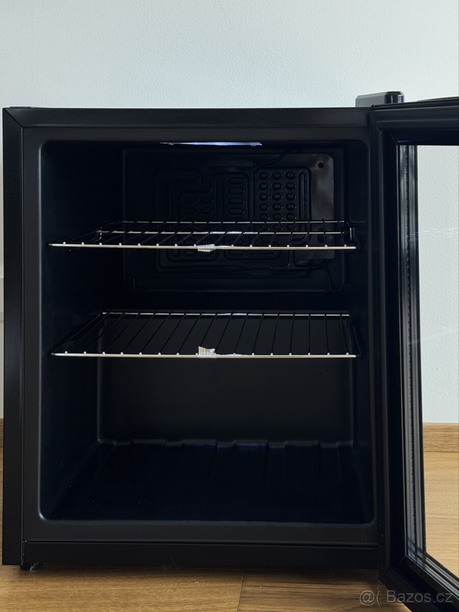 Guzzanti mini lednice s prosklenými dvermi - jako nova - 6