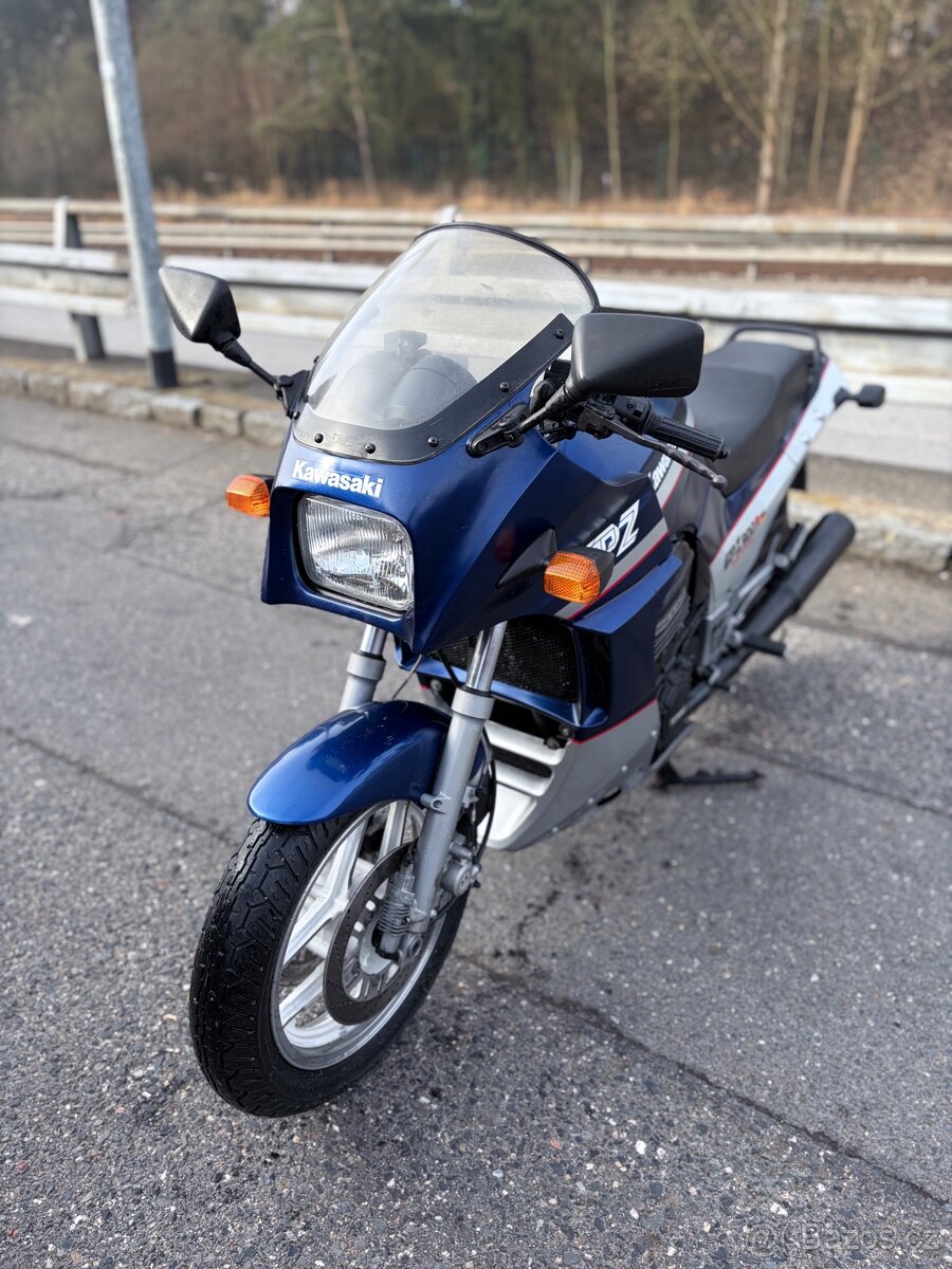 Kawasaki Gpz 900 - 6