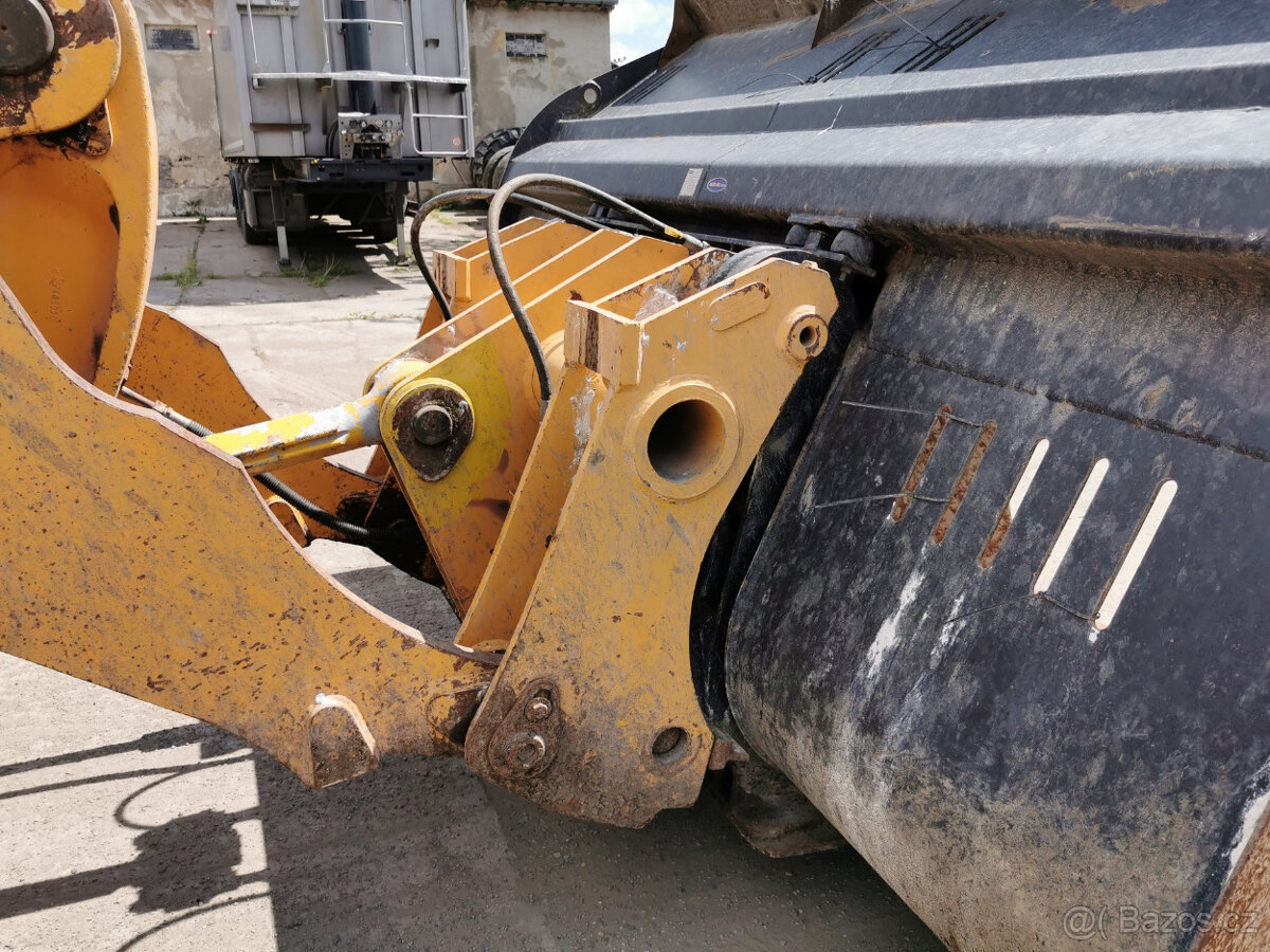 Prodám kolový nakladač LIEBHERR L564 - 6