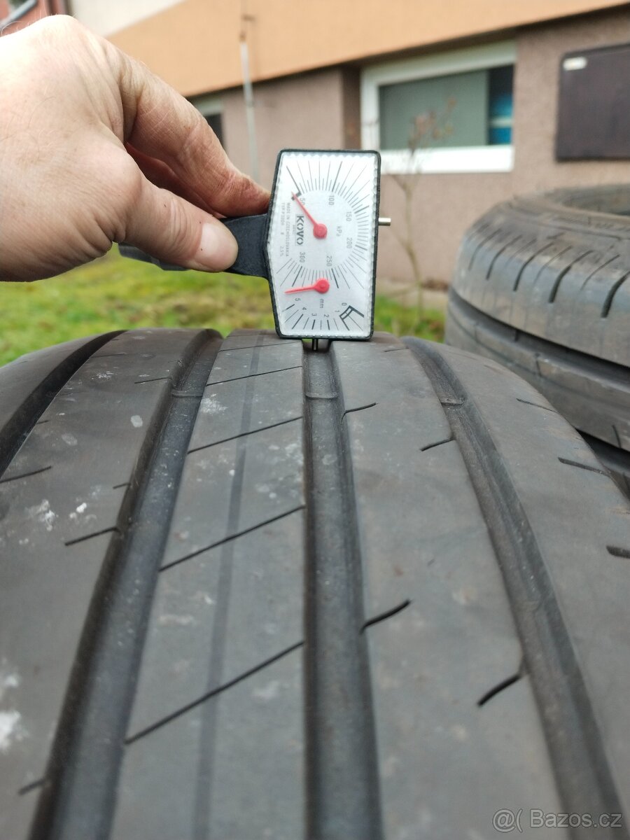 235/55 R18 Goodyear - 6